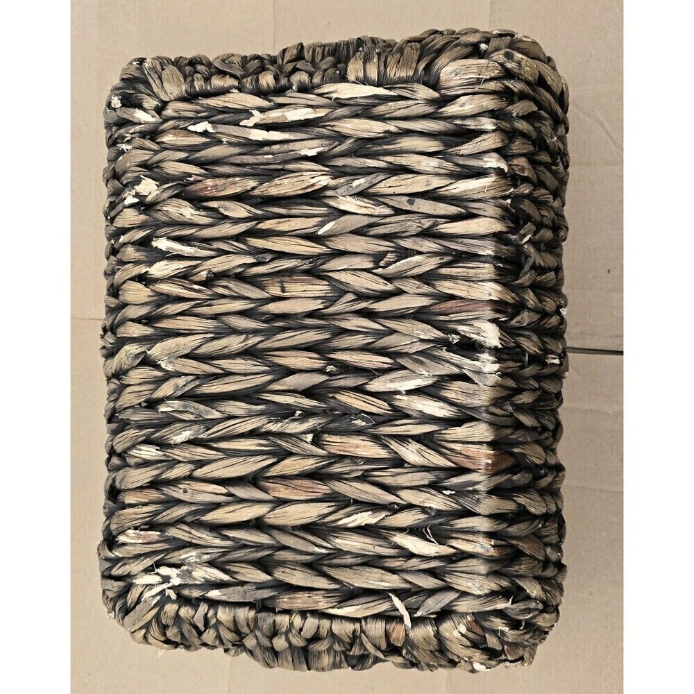 Straw 14 X 10.5 Wicker Basket/Serving Tray With Metal Handles - Picture 2 of 3